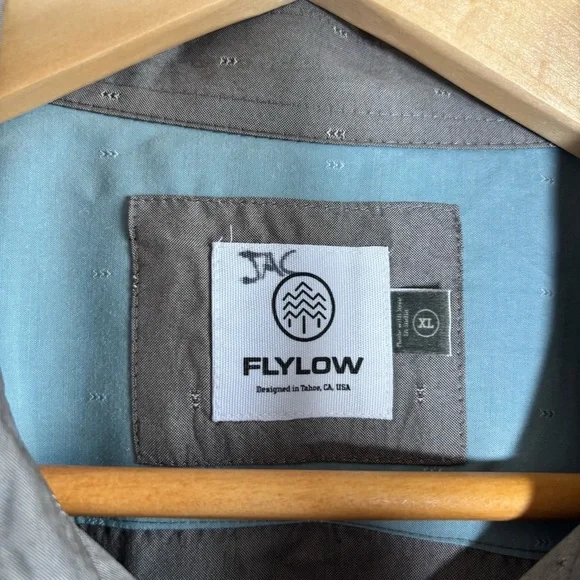 FLYLOW Shirt Men's XL Anderson Gray Button Down Short Sleeve Performance Outdoor - Picture 3 of 10